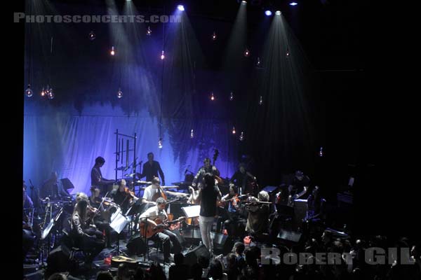 JOSE GONZALEZ PERFORMING WITH THE GOTEBORG STRING THEORY - 2011-04-06 - PARIS - Gaite Lyrique - 